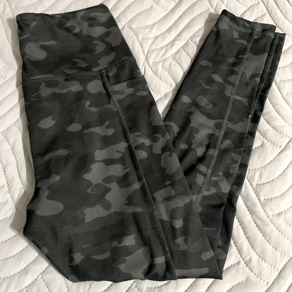 Danskin small leggings, camo print
